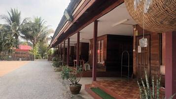 บริเวณภายนอก