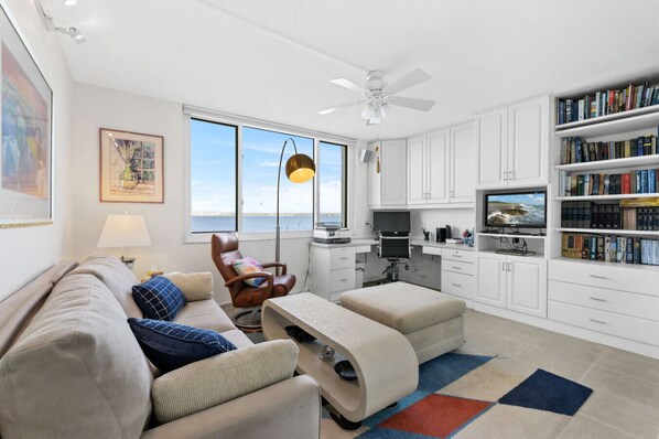 Smart TV, offices