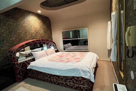 Room. Hotel Robin