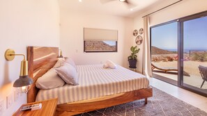 Premium bedding, down comforters, memory foam beds, in-room safe - Villa Damiana a Boutique Hotel (El Pescadero)