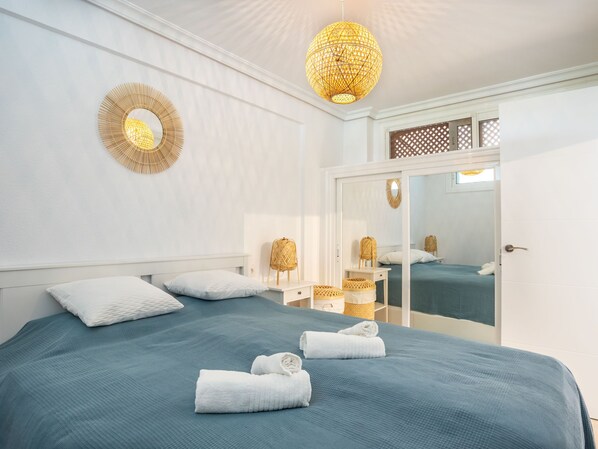 1 soverom, skrivebord, strykejern/-brett og wi-fi