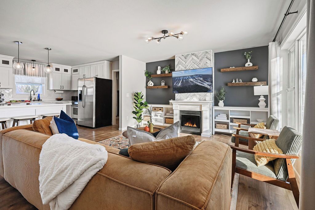 Smart-tv, eldstad, tv-spel och bordsfotboll