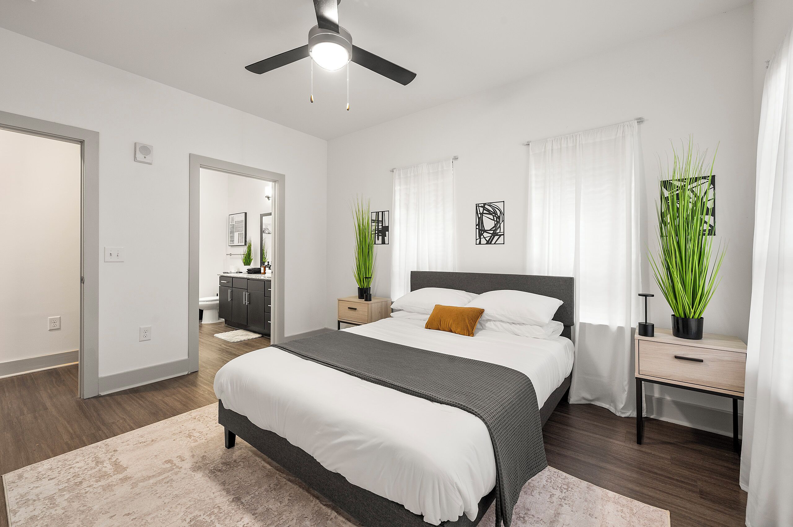 2 bedrooms, desk, iron/ironing board, free WiFi