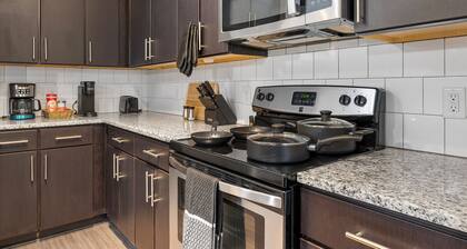 Pet-friendly King Suite in Midtown Atlanta