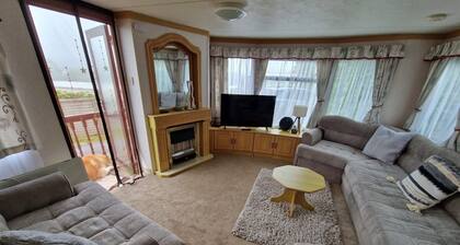 2 Bed Caravan with Aberystwyth Town Viev