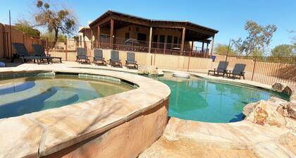 Desert Hills Fun Home! Pool/Spa/6Bedroom/8Bed/Movie Theater Sleeps 15 people