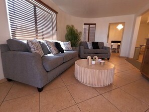 TV connectée, cheminée, jeux vidéo