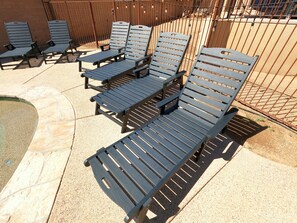 Terrace/patio - Desert Hills Fun Home! Pool/Spa/6Bedroom/8Bed/Movie Theater Sleeps 15 people (Tucson)