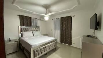 3 bedrooms, iron/ironing board