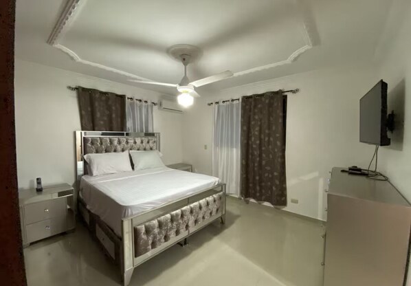 3 bedrooms, iron/ironing board