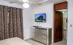 3 bedrooms, iron/ironing board