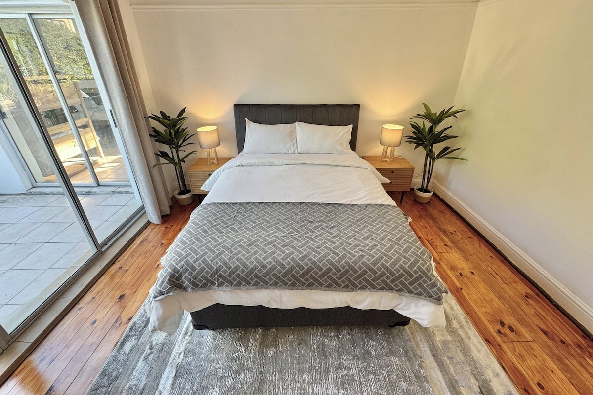 Double Room, Shared Bathroom | Busa memori, langsir/tirai gelap terus, Wi-fi percuma, cadar katil