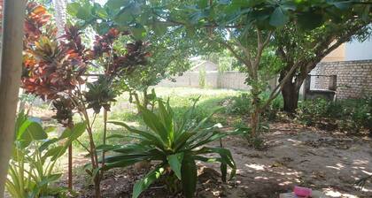 Lovely 2-bedroom house with WiFi in Wabungu. 2 Bathrooms.