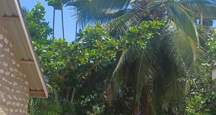 Lovely 2-bedroom house with WiFi in Wabungu. 2 Bathrooms.