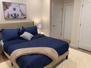 2 chambres, fer et planche à repasser, Wi-Fi, draps fournis