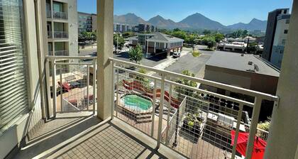 Downtown Condo with Incredible Mountain Views