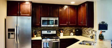 Fridge, microwave, oven, stovetop