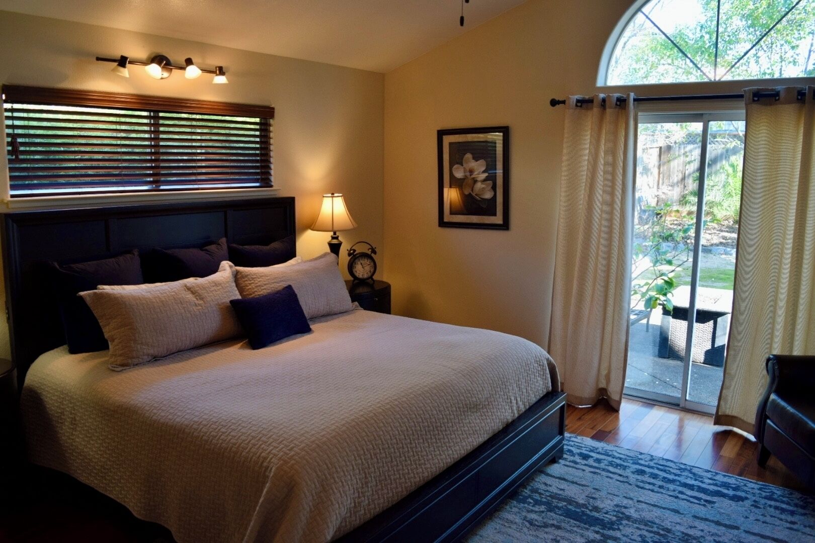 3 slaapkamers, een kluis op de kamer, een strijkplank/strijkijzer