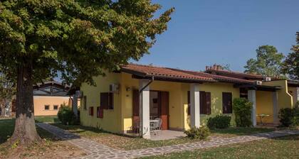 Bungalow mit Terrasse und Klimaanlage