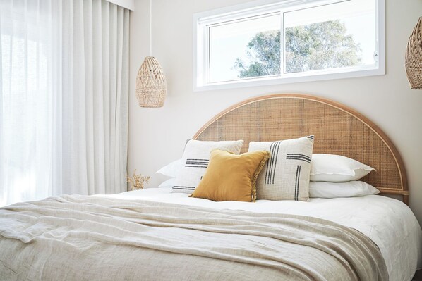 2 bedrooms, iron/ironing board, travel cot, free WiFi