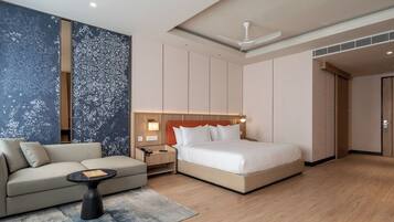 Signature | Minibar, iron/ironing board, free WiFi
