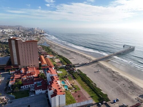 3-bedroom house in Playas de Rosarito with AC, WiFi 3 min walk to Papas&Beer