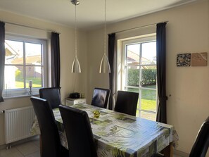 Apartment | Dining