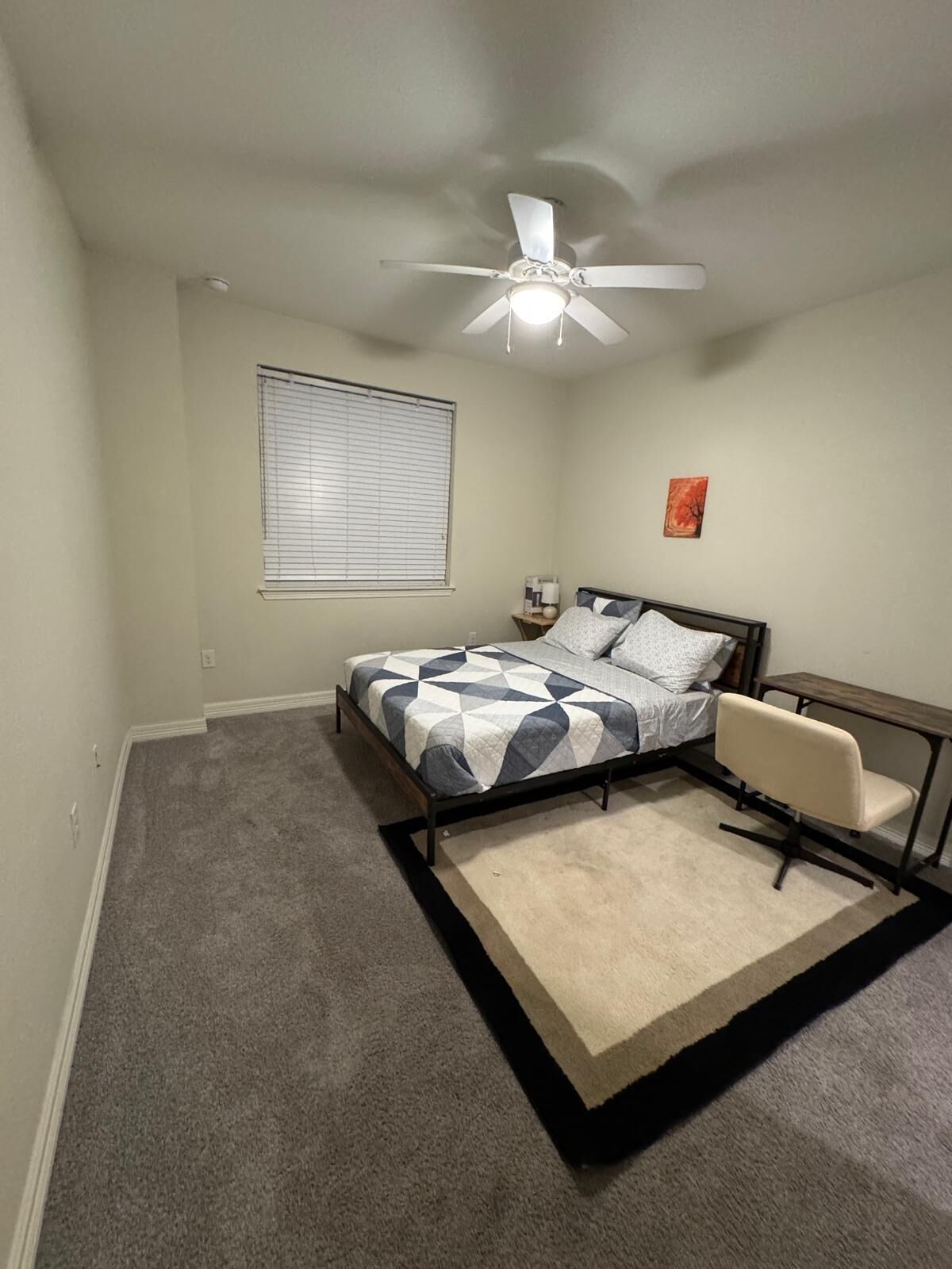 1 chambre, bureau, fer et planche à repasser, Wi-Fi gratuit