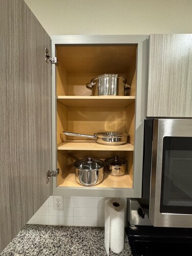 Chic 1-bedroom apartment in perfect Cedar Park with fitness room, WiFi