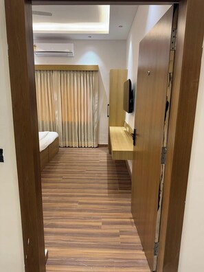 Desk, iron/ironing board, free WiFi, bed sheets