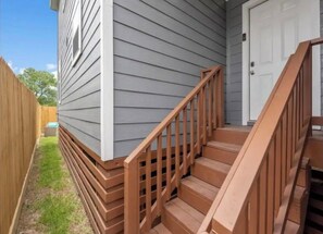 Exterior detail - Houston Hideaway: Tub Sanctuary (Houston)