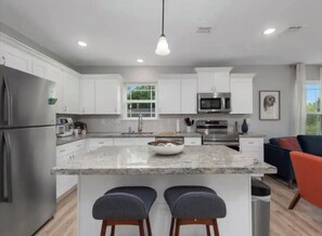 Private kitchen - Houston Hideaway: Tub Sanctuary (Houston)