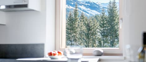 Réfrigérateur, four, plaque de cuisson, cafetiÚre/bouilloire