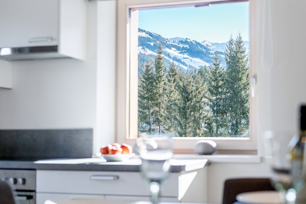 Réfrigérateur, four, plaque de cuisson, cafetiÚre/bouilloire