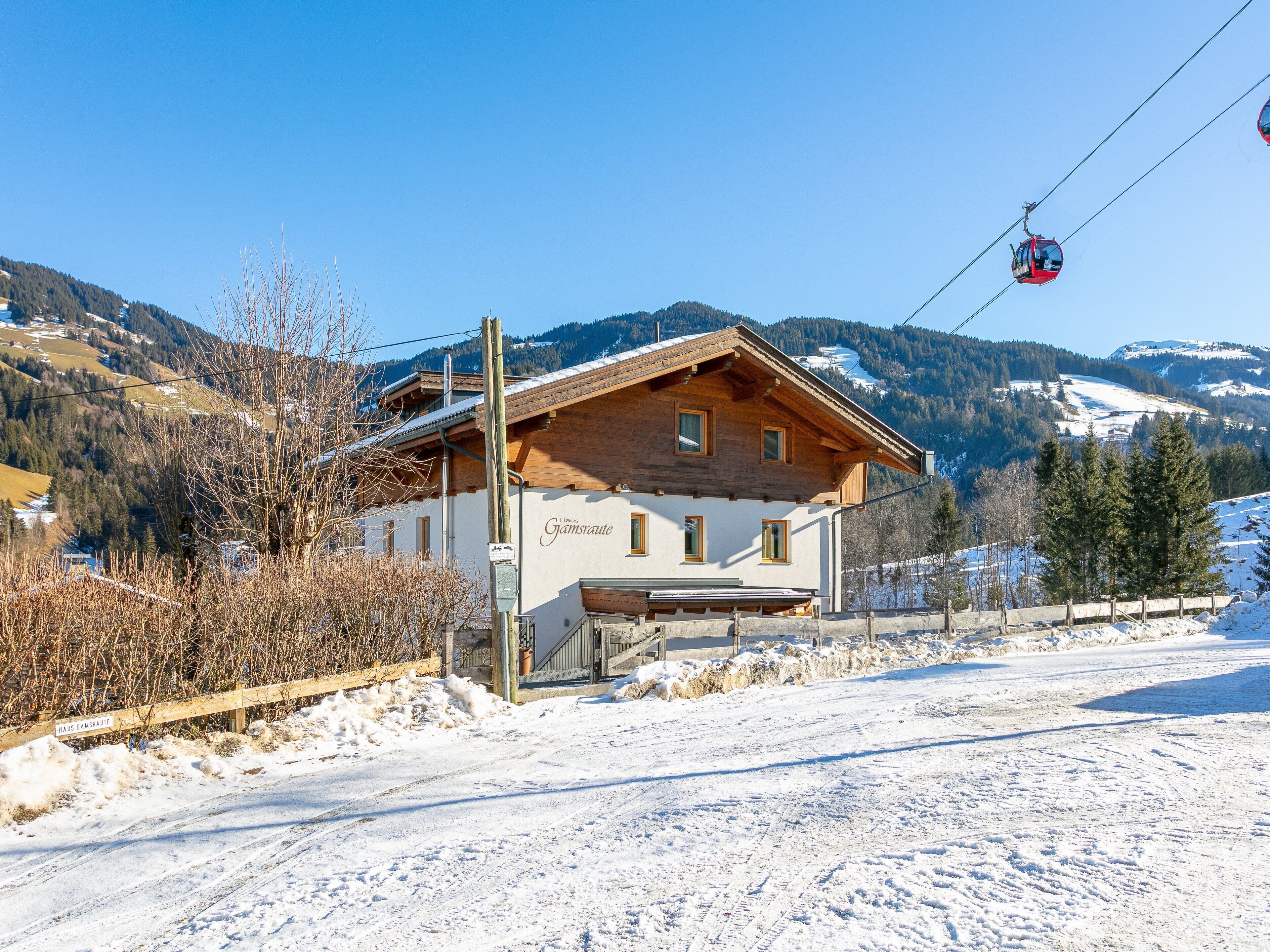 Außenseite Ferienhaus [Winter]