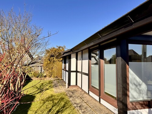 Freistehender Ferienbungalow im Fachwerkstil