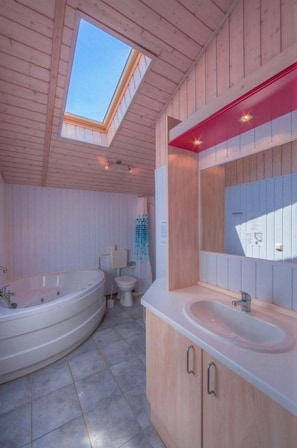 House | Bathroom