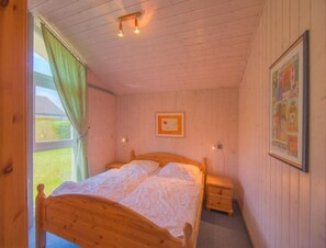 House | 2 bedrooms, individually furnished - Ferienhaus mit Sauna im Ferienpark Mirow (Mirow)