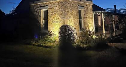 Bonnie Blink - Historic 1874 Home with Bush Views