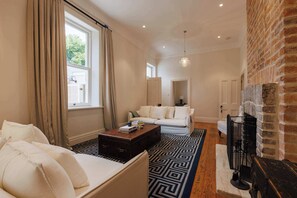 TV, fireplace, offices