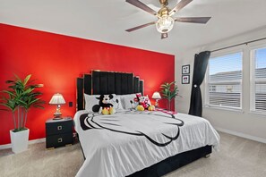 5 Schlafzimmer, Schreibtisch, Bügeleisen/Bügelbrett, WLAN