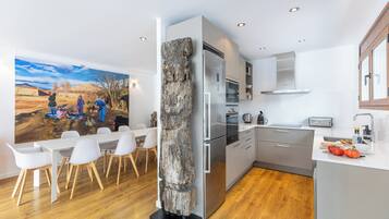 Tủ lạnh, lò vi sóng, lò nướng, bếp nấu