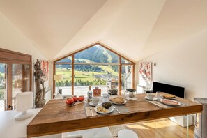Family House, Multiple Bedrooms, Mountainside (Luxury Home in El Tarter, Andorra) | Interior