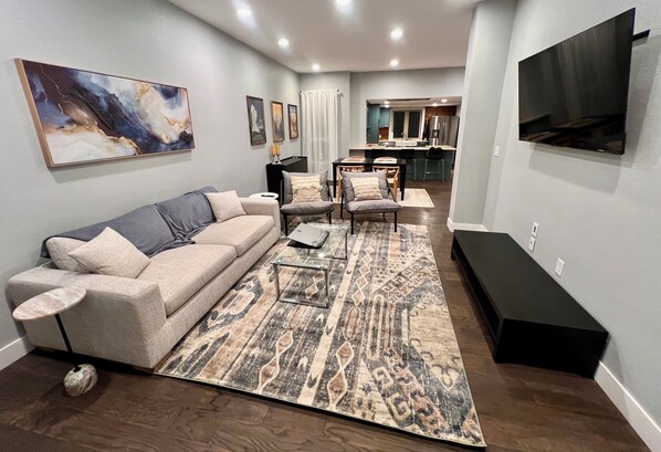 Living area - Five Points Home - Near RiNo/LoDo/Coors Field - BIG sun-drenched grassy backyard (Denver)