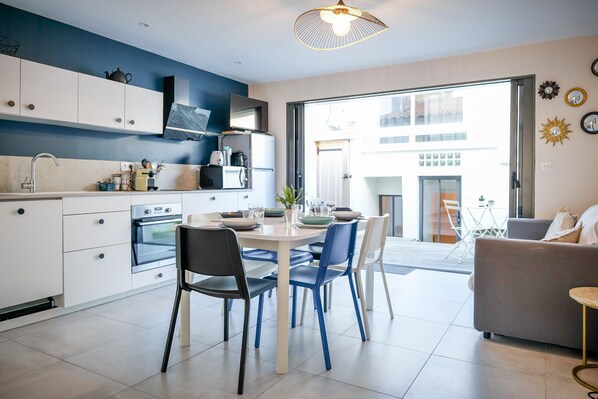 Fridge, microwave, oven, dishwasher