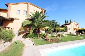 House | Exterior - Apartment in Tuscany Near Lake Trasimeno (Castiglione del Lago)