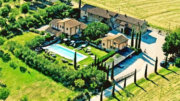 House | View from property - Apartment in Tuscany Near Lake Trasimeno (Castiglione del Lago)