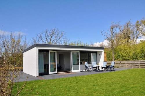 Bungalow in Callantsoog Near Sandy Beaches