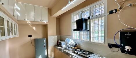 Appartement, vue vallée | Cuisine privée | Réfrigérateur, micro-ondes, four, cafetiÚre/bouilloire