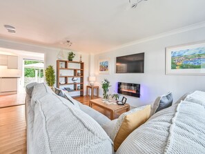 TV - Sea Compass by Interhome (Charlestown)